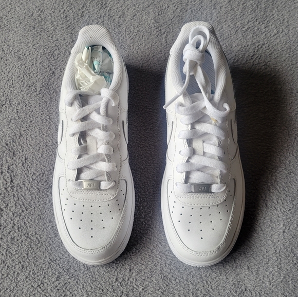 White Low Top Nike Air force 1s - Picture 2 of 4